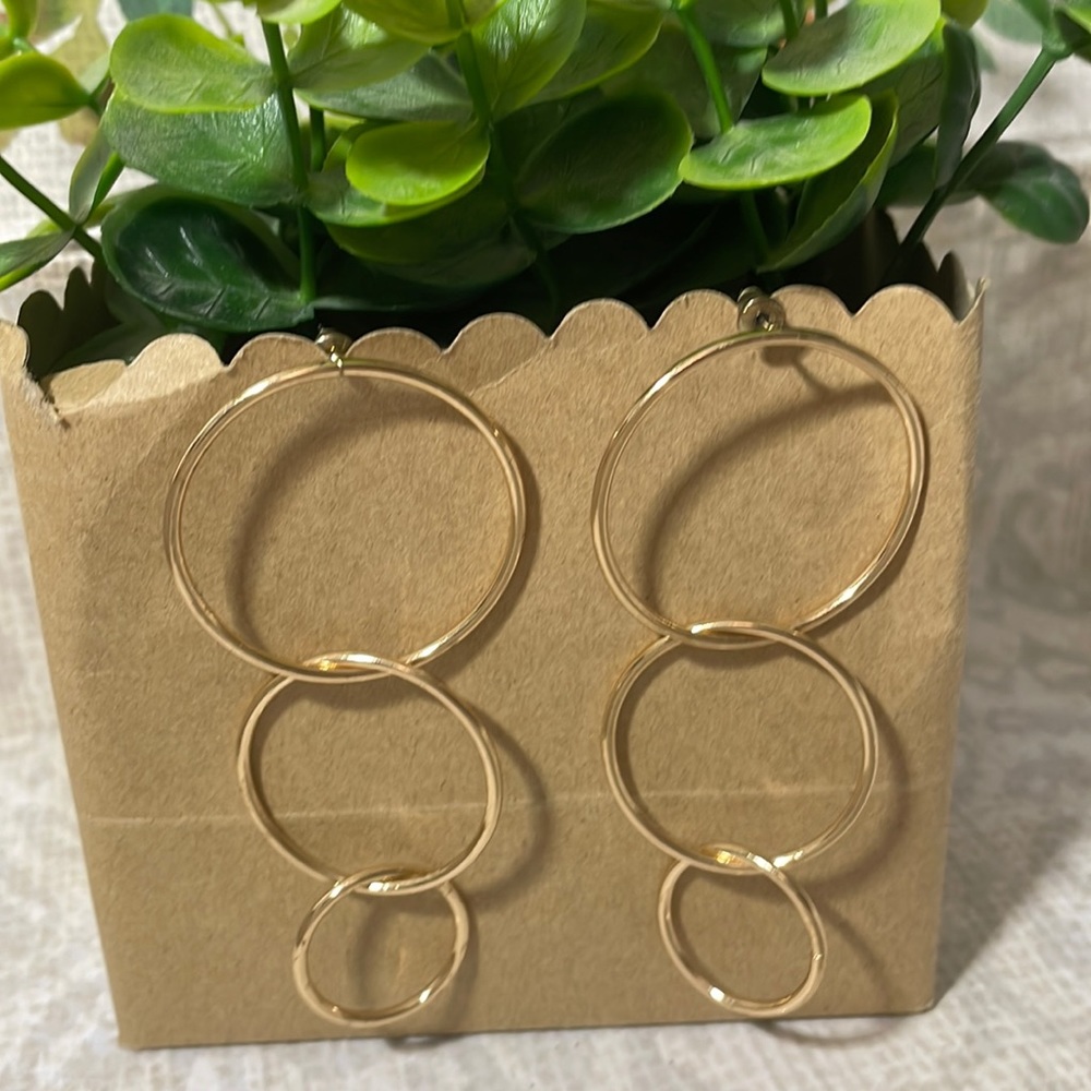 Boho chic triple circle dangle earrings NEW!